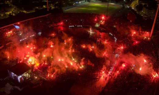 Το έκανε και πάλι: Ο ΛΕΞ έβαλε «φωτιά» και στη Θεσσαλονίκη (Vid)