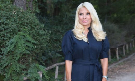 Πώς έφτιαξε το στιλ της η Ελένη Μενεγάκη εδώ και 4 δεκαετίες