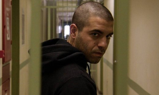 Παγιδευμένοι: Ο Άγγελος το σκάει από την φυλακή και η Άννα τον ακολουθεί