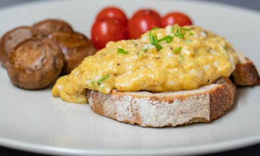 Η μυστική συνταγή για τα πιο νόστιμα αυγά scramble