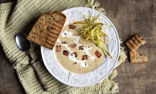 Βελουτέ σούπα με πράσο και πατάτα (Vichyssoise) από τον Άκη Πετρετζίκη!