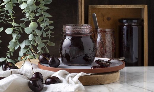 Μαρμελάδα κεράσι από τον Άκη Πετρετζίκη