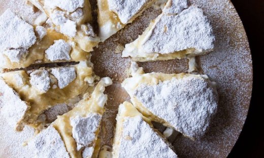 Κέικ με κρέμα λεμονιού από τον Άκη Πετρετζίκη