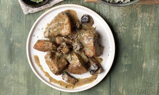 Γαλοπούλα με μανιτάρια στη χύτρα ταχύτητας από τον Άκη Πετρετζίκη