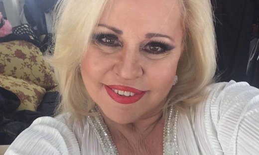 Μπέσσυ Αργυράκη: «Μια τραγουδίστρια “έκοψε” τη στροφή μου στο λαϊκό τραγούδι»