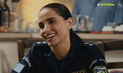 Η γη της ελιάς: Η υπαστυνόμος Δήμητρα έγινε ξανά Ραινα και το twitter... πανηγύρισε - «Προσκυνάμε»