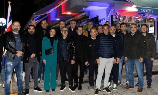 Ο αγώνας Αγγλία-ΗΠΑ όπως τον έζησαν οι φίλαθλοι σε κατάστημα ΟΠΑΠ στη Θεσσαλονίκη