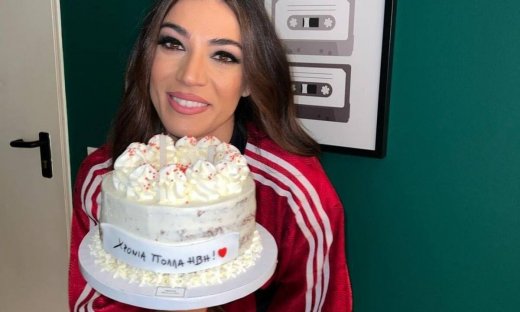 Η Ήβη Αδάμου έγινε 29:Η Γη της Ελιάς, η τούρτα & το σπίτι στην επαρχία