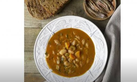 Φασολάδα στη χύτρα ταχύτητας από τον Άκη Πετρετζίκη