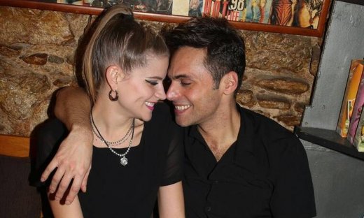 Δανάη Μιχαλάκη – Γιώργος Παπαγεωργίου:Θα ξετρελαθείς με το εντυπωσιακό χριστουγεννιάτικο δέντρο τους