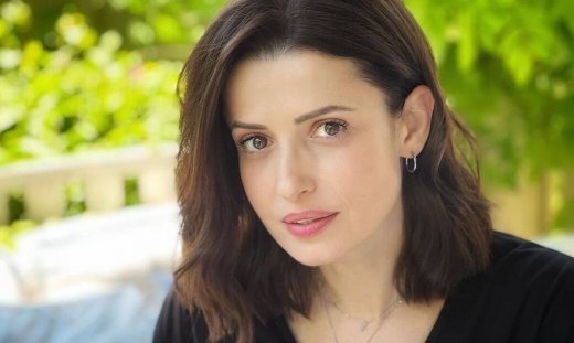 Χρύσα Παπά: «H τηλεόραση είναι το ίδιο δύσκολη με το θέατρο»