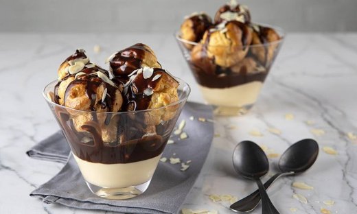 Προφιτερόλ από τον Άκη Πετρετζίκη