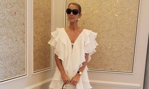 H Celine Dion τραγουδάει «Ι'm Alive» στο πολυτελές σπίτι της