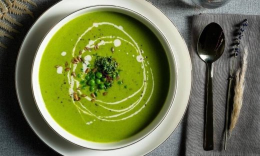 Το μόνο που χρειάζεσαι για την τέλεια γιορτινή βελουτέ σούπα, είναι το κατάλληλο ραβδομπλέντερ