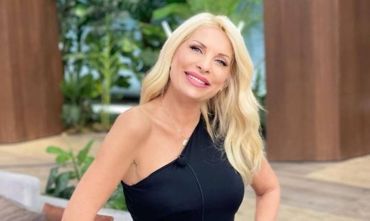 Ελένη Μενεγάκη: Για Σαββατοκύριακο στην Άνδρο- H φωτό από το νησί και η απίθανη θέα!