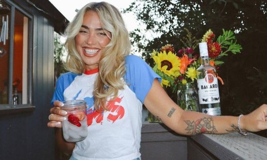 Κόνι Μεταξά: Ποζάρει χωρίς ίχνος μακιγιάζ και εντυπωσιάζει- Τα μυστικά ομορφιάς για υπέροχο δέρμα!