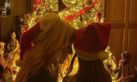 Οι πιο ωραίες κάρτες Χριστουγέννων των διάσημων