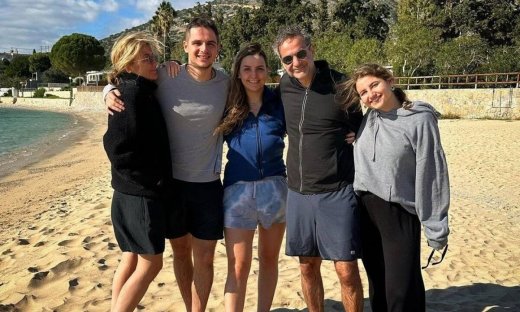 Οι οικογενειακές φωτό του Πρωθυπουργού με αφορμή το νέο post