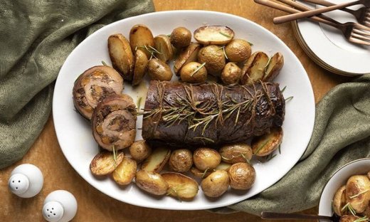 Μοσχαρίσια λάπα με χριστουγεννιάτικη γέμιση από τον Άκη Πετρετζίκη