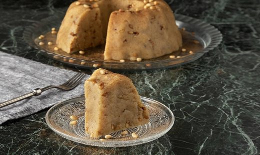 Παραδοσιακός χαλβάς με γάλα και κουκουνάρι από τον Άκη Πετρετζίκη