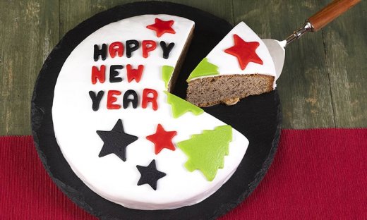 Βασιλόπιτα με καρύδια από τον Άκη Πετρετζίκη