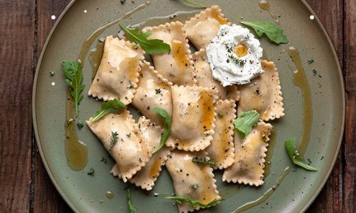 Ανιολότι με μανιτάρια και beurre noisette από τον Άκη Πετρετζίκη