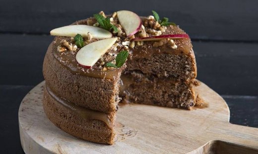 Κέικ με σοκολάτα και μαρμελάδα μήλο από τον Άκη Πετρετζίκη