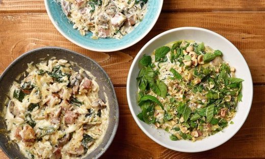 Γιουβέτσι καρμπονάρα από τον Άκη Πετρετζίκη