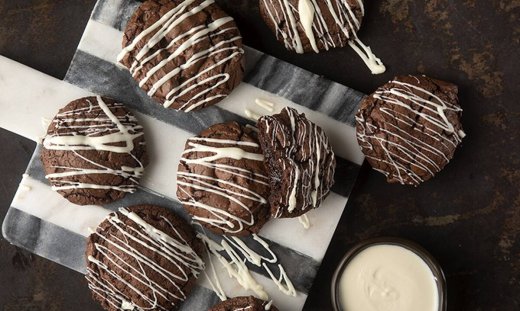 Brownie cookies από τον Άκη Πετρετζίκη