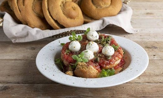 Κριθαροκουλούρες από τον Άκη Πετρετζίκη