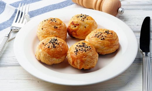 Συνταγή για εύκολα τυροπιτάκια στο λεπτό