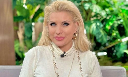 Ελένη Μενεγάκη: Αυτή είναι η καλλονή που της «χρέωσαν» ως κόρη της