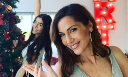 Vandicted η Μελίνα Νικολαΐδη με τα φορέματα της μαμάς της- Ποια επέλεξε η 19χρονη