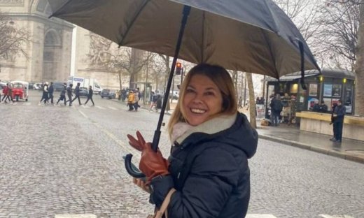 Η Αλιμπέρτη ποζάρει σαν μοντέλο στο Παρίσι & επιστρέφει στην TV