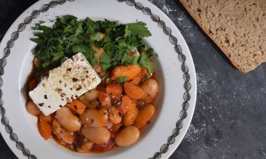 Γίγαντες φούρνου από τον Άκη Πετρετζίκη