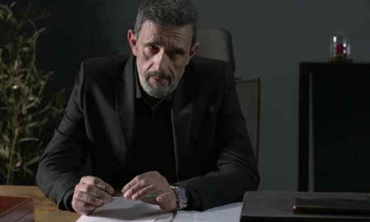 Κακούρης για Μαύρο Ρόδο: «Γύρω μου είχα το συνεργείο που είχα και στις “Μέλισσες”. Μπερδεύτηκα»