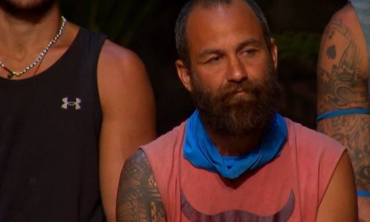 «Τρώνε και οι Μπλε»: Απασφάλισε ο Μισθοφόρος, δίκασε το Twitter