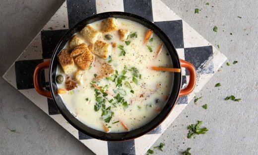 Σούπα φάβας από τον Άκη Πετρετζίκη!