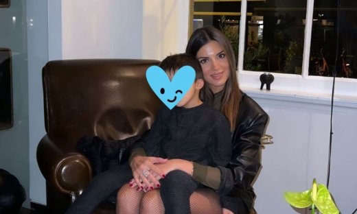 Σταματίνα Τσιμτσιλή: Φωτογραφίζει τον γιο της μετά από καιρό