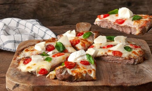 Πίτσα steak από τον Άκη Πετρετζίκη