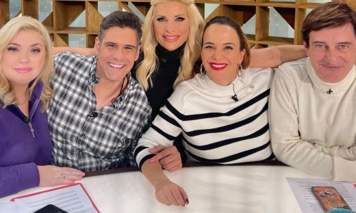 Πάρτι Ουγγαρέζου: Το απρόσμενο look της Μενεγάκη και η «ηχηρή» απουσία της Σκορδά