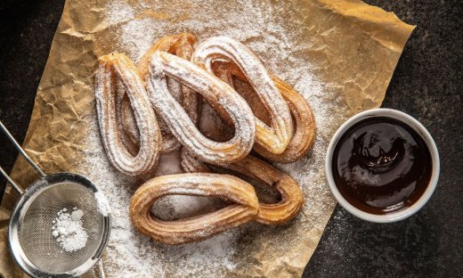 Το γρήγορο γλυκό που θα φτιάξετε με αλεύρι και ζεστό νερό