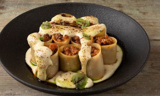 Κανελόνια με κιμά και κρέμα γραβιέρας από τον Άκη Πετρετζίκη