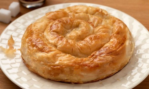 Νόστιμες τραγανές τυρόπιτες που θυμίζουν μπουγάτσα