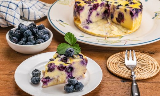 Κέικ λεμονιού με μύρτιλα