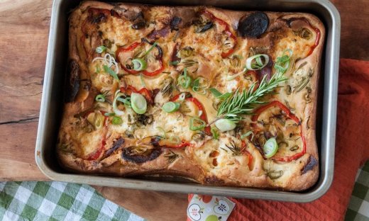 Γρήγορη πίτα με τυρί κρέμα από τον Άκη Πετρετζίκη