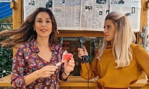 Το σπίτι της Παπουτσάκη είναι δίπλα πόρτα με της Θεωνά