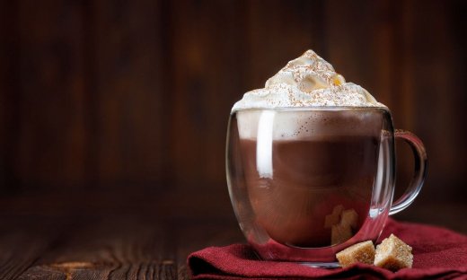 Τέλεια ζεστή πηχτή σοκολάτα με λίγα υλικά