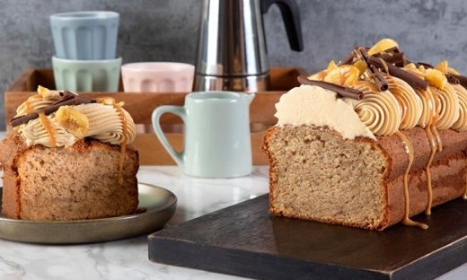 Κέικ banoffee από τον Άκη Πετρετζίκη