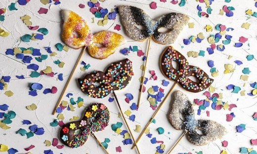 Μπισκότα αποκριάτικες μάσκες από τον Άκη Πετρετζίκη